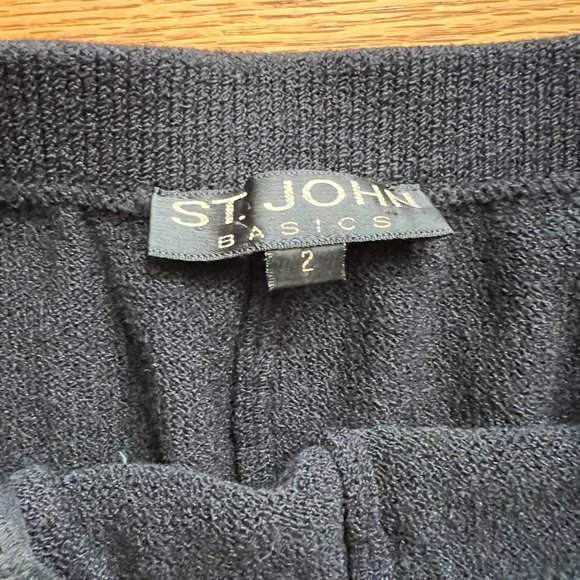 St. John Basics Santana Knit Cropped Pants Womens 2 Black Pockets Pull On EUC - Picture 3 of 6